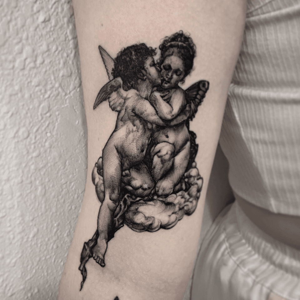 Tatuaje de Rick Schenk #RickSchenk #illustrative #blackandgrey #chicano #angel #cherub 