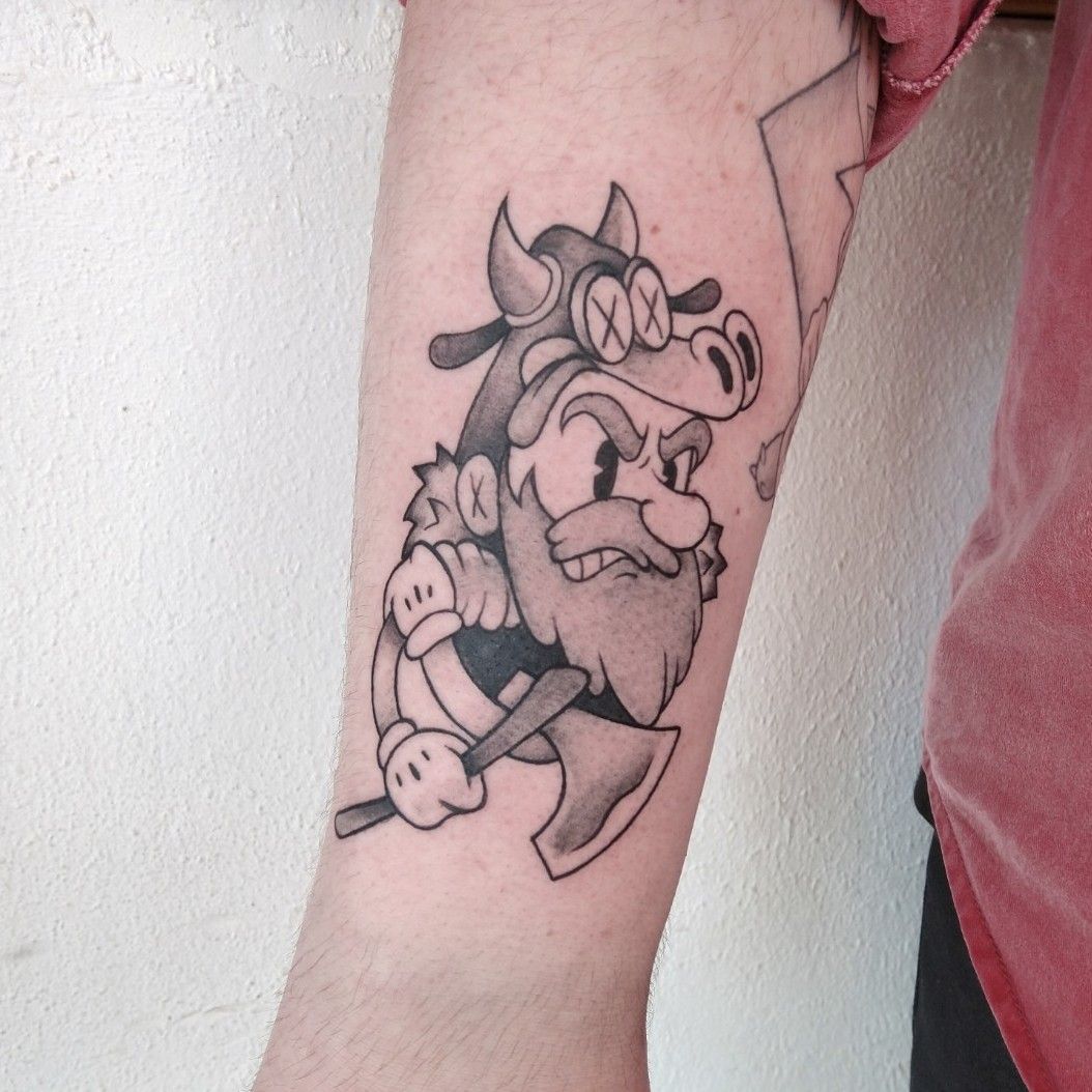 Nice start on this rubber hose style piece Spaces have become available  this week due to cockend covid cancellations FridaySaturday Hit me up   By Catch22 tattoo  Facebook