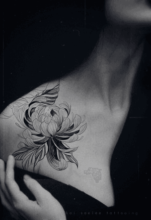 #chrysanthemums #finelines #women #dark #occult