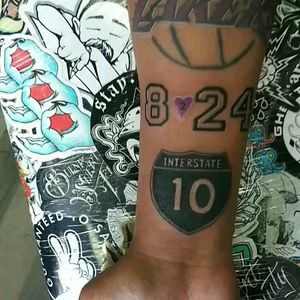 #mambaforever💛💜 HMU for your next tattoo 😉 #TattooedLife #LovecrowTattoos #HexNeedles #Inked #Art #HexTat #TattoosOnInstagram #TattooLove #FemaleTattooArtist #tattooed #Bishop #HexCartridges #InstaArt #photooftheday #instatattoo #bodyart #tatts #tattedup #inkedup #GetYours Ninalovecrow@gmail.com 