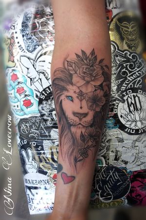 Love Love Love my clients 🖤 #LionessTattoo 🦁  #FemaleTattooArtist #BlackAndGreyTattoos #splashofcolor #bishoprotary #HexCartridges #HexTat #girlswithtattoos #inkedup HMU for your next tattoo 📧