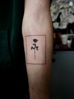 #tattoo #tattooart #inked #inkedlife #smalltattoo #rosetattoo #minimaltattoos 