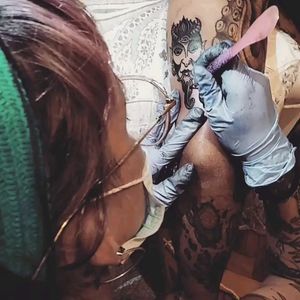 Me encanta trabajar en esta técnica, es el complemento perfecto para hacer este tipo de trabajos ✍🏼💜...#devil #deviltattoo #traditionaldevil #handpoke #handpoketattoo #handpoketechnic #traditional #traditionaltattoo #ink #inklove #inklife #inkartist #inklovers #tattoowork #art #artist #tattooart #tattooartist #tattoo #love #tattoolovers #lifestyle #tattoolove #tattoolife #colombiantattooer #colombiatattoo #tattoocolombia #instacool #picoftheday