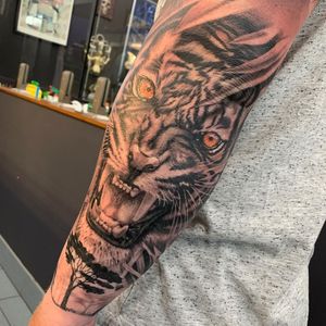 Best Tattoo Artists Studio in Melbourne. We do all styles of tattoos including custom tattoo designs. We also have female tattoo artists. Visit our studio now!https://www.vividinktattoos.com.au/