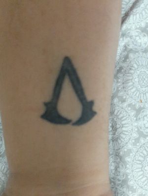 My 2nd  tattoo  ever  done what can I say except  I love the old assassin's creed  games 😅