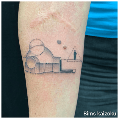 Petite pièce graphique sur le thème de star wars , Luke Skywalker retourne sur le monde d’origine de la famille Skywalker sur TATOOINE. Merci a ma cliente j’ai adoré le projet 🥰 #bimskaizoku #bimstattoo #bims #paris #paname #paristattoo #pontaudemer #pontaudemertattoo #normandie #normandietattoo #beuzeville #caen #deauville #trouville #lehavrecity #lehavre #lisieux #starwars #star #skywalker #tatooine #tattoo #tattoos #tattooartist #tattooed #tattoogirl #ink #inkedgirl 