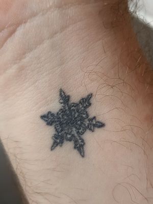 Summer 2019#snowflake In my mother's memories who love a french song call Etoile des neiges (Star of Snow) 