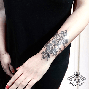 Decorative Linework Wrist Cuff Tattoo by Kirstie Trew @ KTREW Tattoo • Birmingham, UK #lineworktattoo #decorativetattoo #wrist #tattoos #birminghamuk