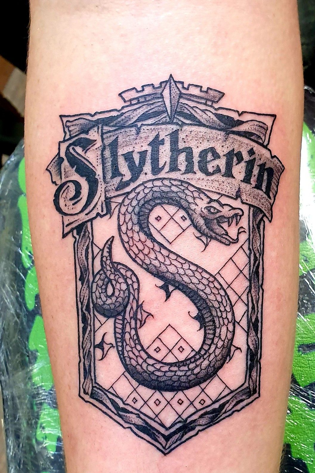 Sarah Baldwin on Twitter Cute little Slytherin friend I got to do on  Laura today Thanks tattoo tattoos controltattoo snake snaketattoo  hp hptattoo harrypottettattoo slytherin slytherintattoo  slytherinpride hogwartstattoo allegoryink 