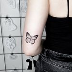 Butterfly #butterflytattoo #butterfly #minitattoo #blacktattoo #blacktattooart #smalltattoo 