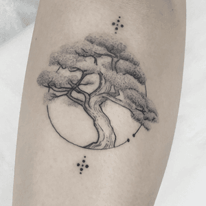 Tree tattoo by Mehmet Veli #mehmetveli #blackandgrey #dots #tree #treeoflife #bonsai #minimal #nature