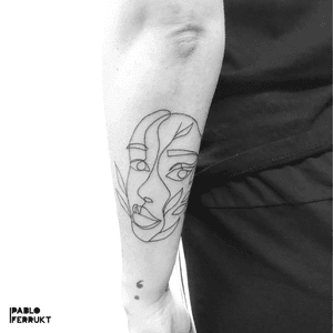 Single line tattoo for @finding_gab , thanks so much! I am taking appointments for Berlin !!! #singlelinetattoo ....#tattoo #tattoos #blackwork #ink #inked #tattooed #tattoist #blackworktattoo #berlin #tattooberlin #singlalinewoman #minimalistictattoo #tatted #minimalistictattoo #friedrichshain #tatts #tats #moderntattoo #tattedup #inkedup#berlin #berlintattoo #berlintheppacetobe #singleline #berlintattoo #lineworktattoo #linework  #backpiece 
