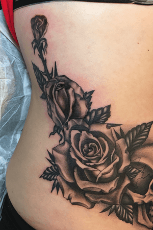 Part 2! More of this black and great realistic skull and roses on the side 
