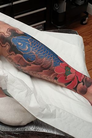 Japanese style koi for my first tattoo should I continue the leg sleeve ?