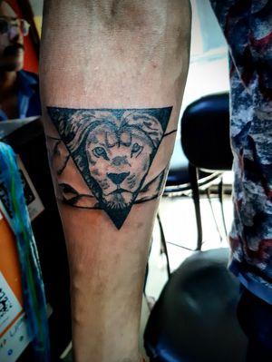 #getinked #inked #getinkD #inkedmag #tattoodo #lion #tattoo #artist #inkbox
