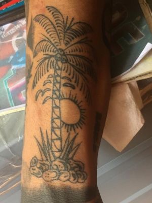 🌴🌴🌴live love and shine ⭐✨. . #tattooart #blackandgreytattoo #Tattoodo #tattoolovers #freelance 