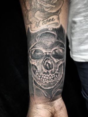 "Death is not the opposite of life, but a part of it."Haruki Murakami#skulltattoo done with #crowncartridges by @kingpintattoosupply #skull #blackandgraytattoo #death  ‎#tattoo #tattoos #menwithtattoos #tattooed #tattooart #tattooedmen #besttattoo #mentattoo #tattooformen #tattoolife #beautifultattoo #ideatattoo #perfecttattoo #bodyart #ink #inked #miamibeach #miami #besttattooshop #overlordtattoo 