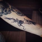 Abstract blackwork raven tattoo - Baan Khagee Tattoo Chiang Mai #raventattoo #abstracttattoo #blackworktattoo #tattoostudiochiangmai #bangkoktattoo #tattoochiangmai #instatattoo #blxckink #blackinktattoo #btattooing #tattoooftheday #inkoftheday #freshink #newtattoo #tattooartistchiangmai #bnginksociety #birdtattoo #naturetattoo #animaltattoo #forearmtattoo 