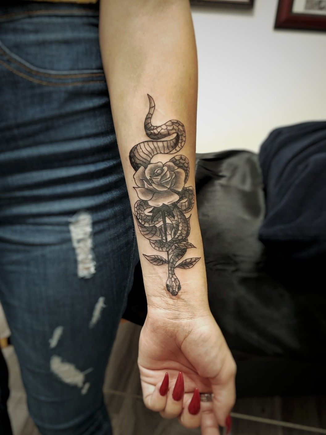 Tattoo Uploaded By Voodoo Tatts Snake Rose Traditional Neotrad Blackandgrey Voodoo Voodootatts Tattoodo