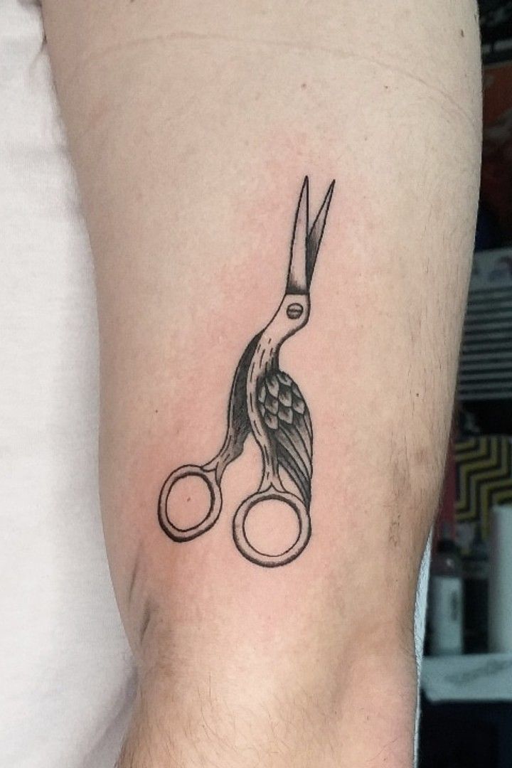 Some tiny sowing scissors for Louise Thank you for getting really cool  stuff scissors scissortattoo   Ink tattoo Etching tattoo Beauty and  the beast tattoo