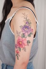 #floraltattoo #flowertattoo #armtattoo #koreantattoo #koreatattoo #seoultattoo #colortattoo #tattoowork #tattoo #inked 