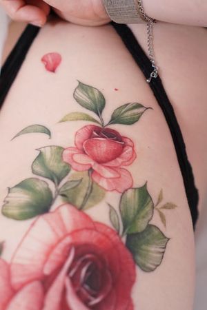 #rosetattoo #flowertattoo #floraltattoo #colortattoo #colorwork #koreatattoo #koreatattooartist #tattoo #tattooing #inked 