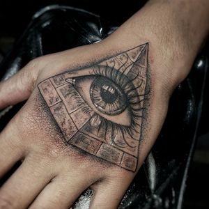 Wuddup Tattoodo I'm back and better 🖤🤘 #eye #pyramid #illuminati #1312
