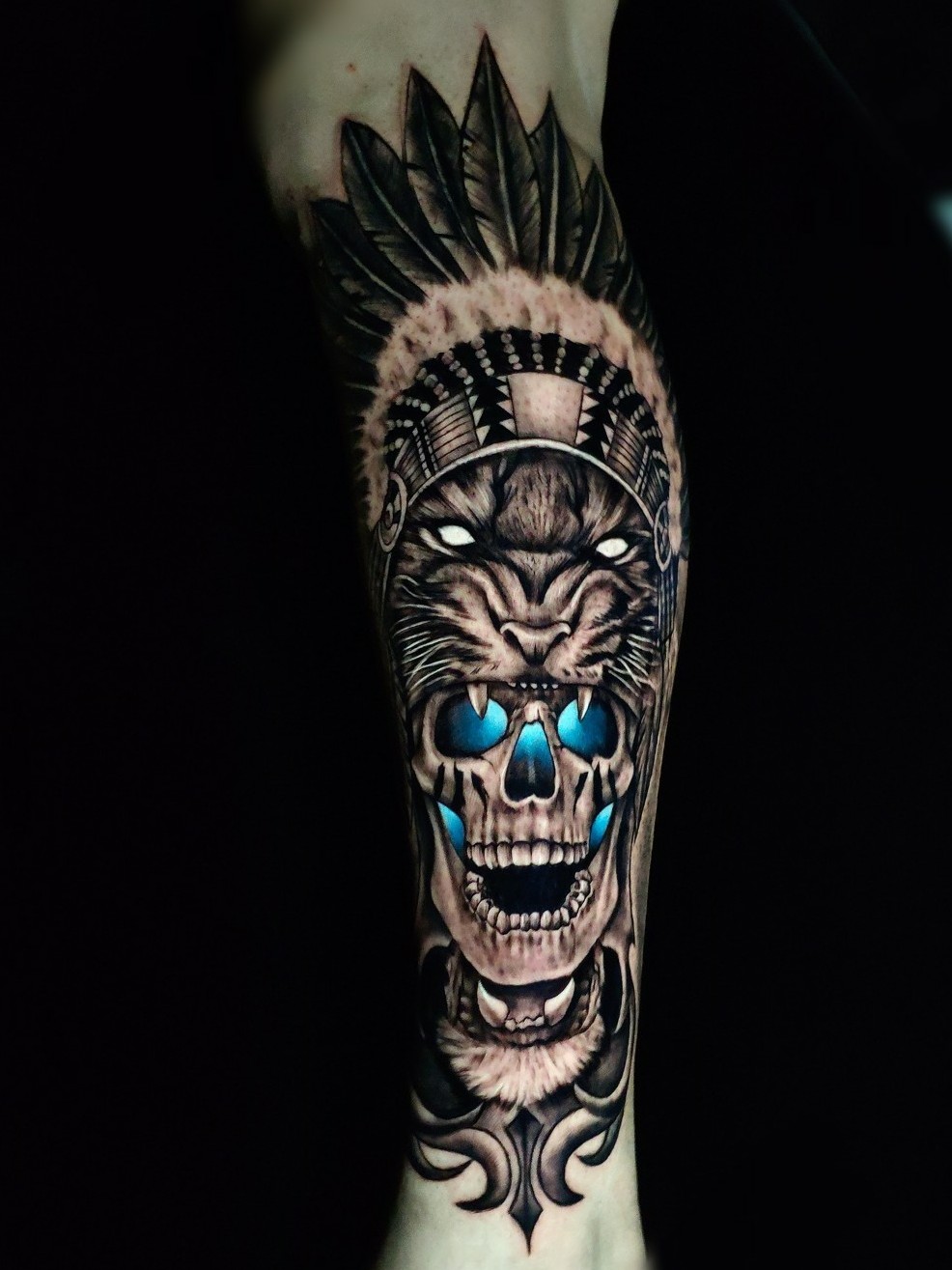 Tattoo uploaded by Jorge Iván Aguas • Tigre mano • Tattoodo