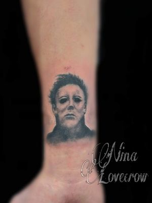 #MiniPortrait #HalloweenTattoo #michaelmyers #blackandgrey #MamaCrow  #LovecrowTattoos #HexNeedles #Inked #Art #HexTat #TattoosOnInstagram #TattooLove #FemaleTattooArtist #tattooed #Bishop #HexCartridges  #InstaArt #photooftheday #instatattoo #bodyart #tatts #tattedup #inkedup #GetYours Ninalovecrow@gmail.com 📧 
