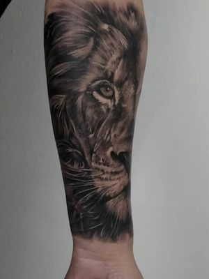 #tattoo #tat #art #blackandgrey #blackandgreytattoo #blacktattoo #liontattoo #Leon 