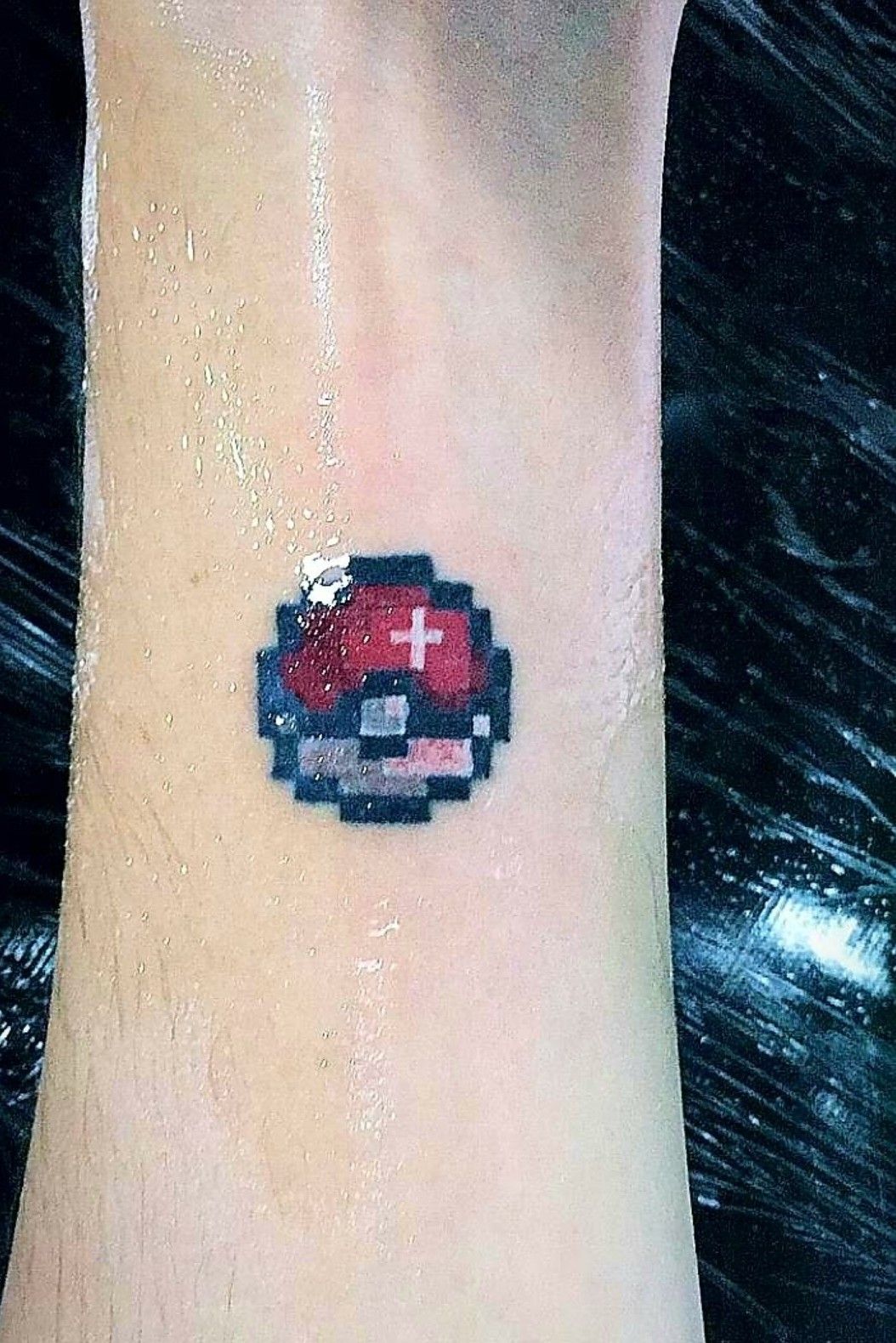 Tattoo uploaded by Daniel Ito • Pokémon - Poké ball #pokémon #pokemon # pokeball #pokebola • Tattoodo