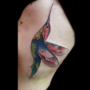 Cover de hoy.. no le saqe al antes.. #tattoo #inked #ink #colibri #picaflor #cover #coverup #tapado #luchotattoo #luchotattooer 