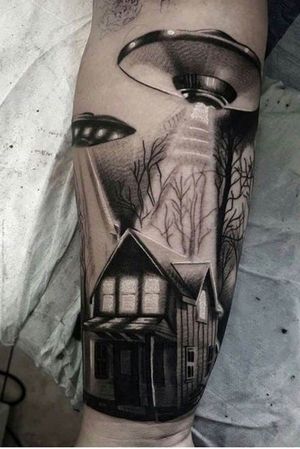 WHO MADE THIS?! #alien #ufo #aliens #forest #trees #cabin #forearm