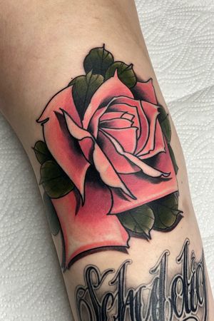 Rose on the knee 