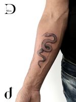 Snake tattoo 🤘💣 #lovethedot #thedottattooboutique #missD #missDtattoos #missDtattoo #tattoo #tattooideas #tattooedguys #tattooedmen #inkedguys #inkedmen #inkedboyz #blacktattoo #blackworktattoo #blackandgrey #blackandgreytattoo #snaketattoos #snaketattoo #neasmirni #neasmyrni #Athens #Greece #tattoostudios #tattooshop #tattoostudio #tattoodo 