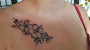 #floraltattoo #smalltattoos #tattooart #wildflowertattoo 