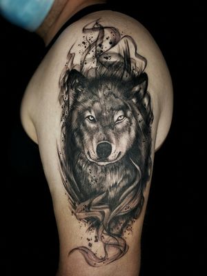 #wolf #tattoo #blackandgrey #realism #dark