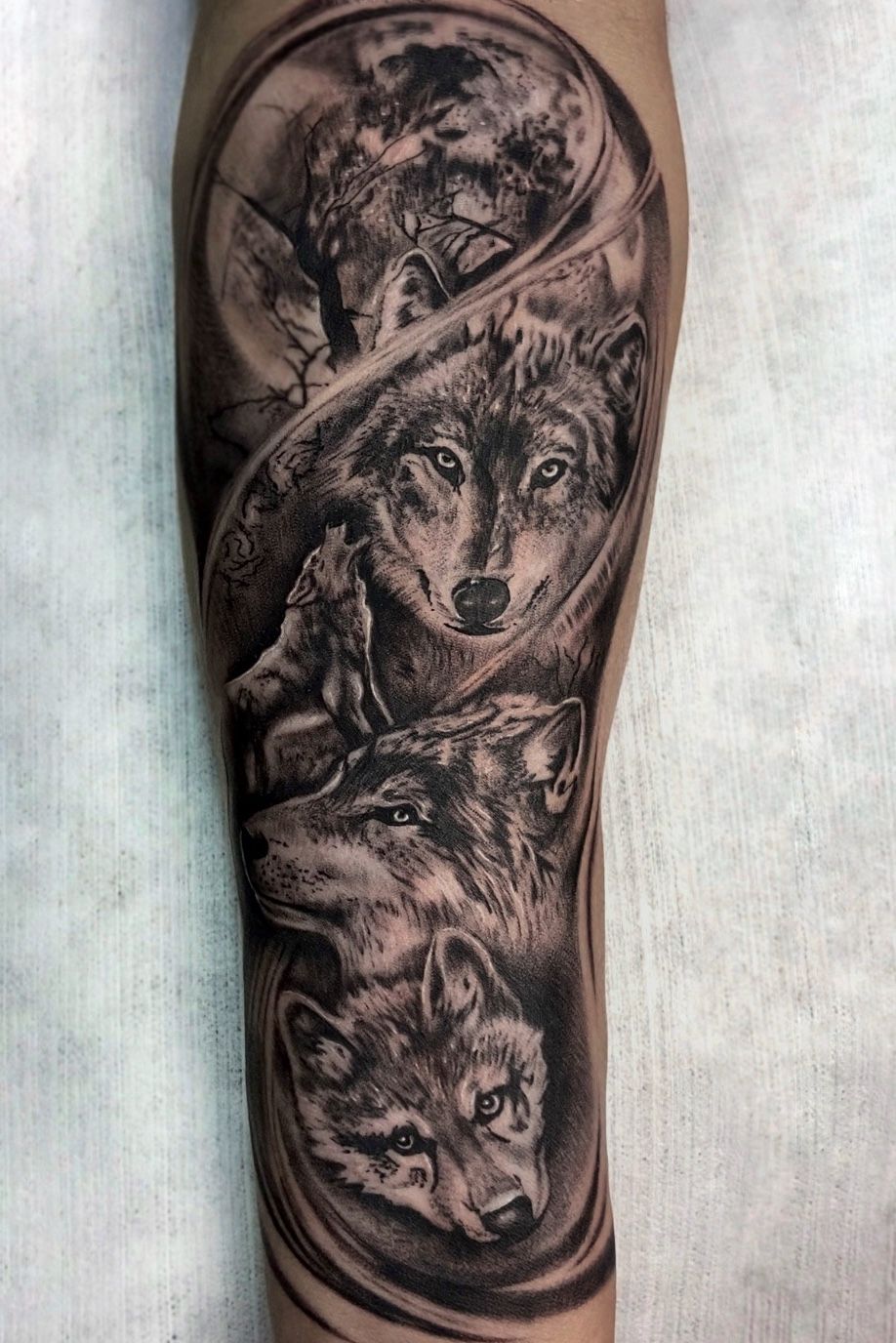 Battle of two wolves detail by TattooDesign on DeviantArt