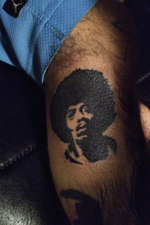 Jemi Hendrix 🐐 silhouette