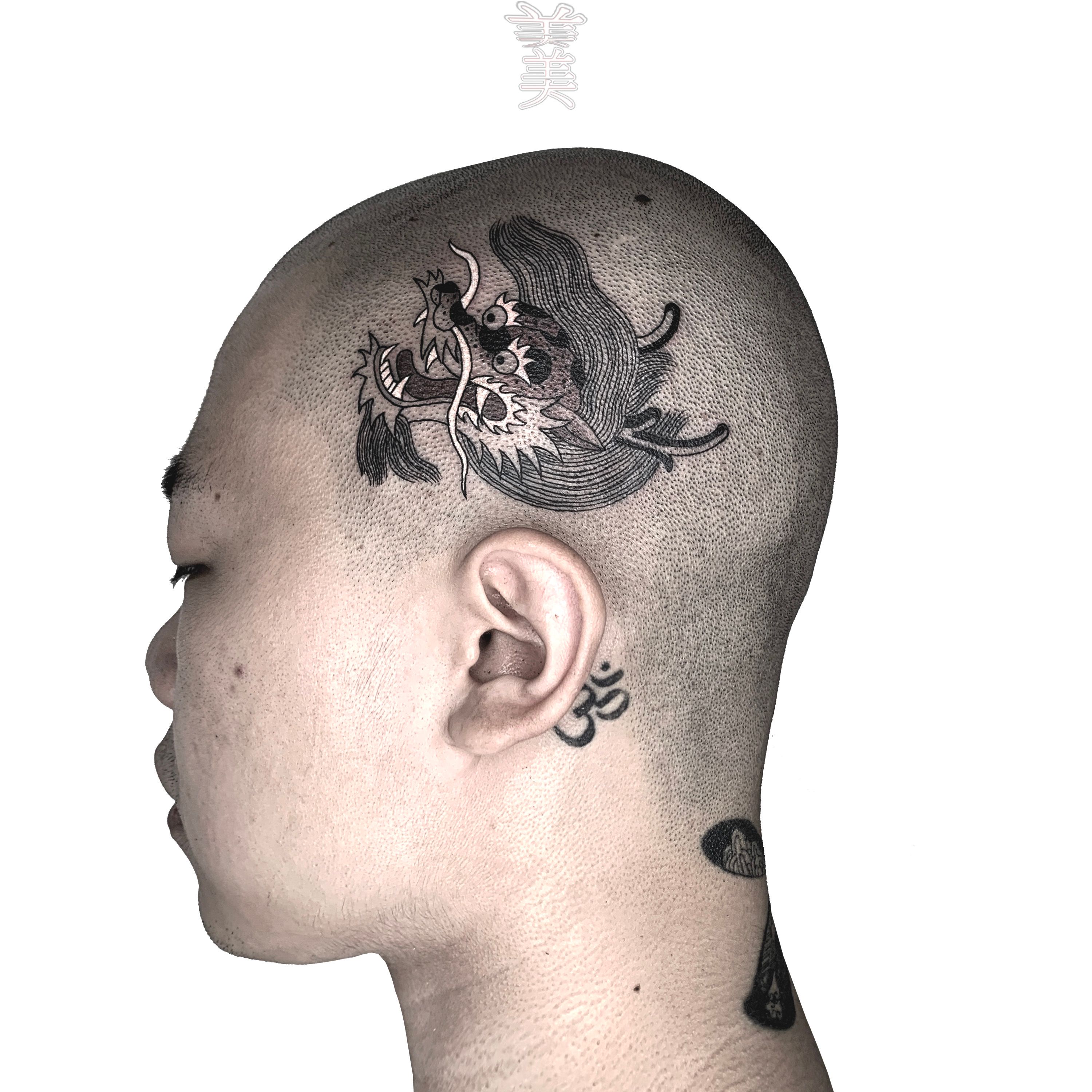 amazing flower and snake tattoo on head  Head tattoos Japanese tattoo  art Bald head tattoo