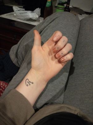 Left hand, self done stick and pokes