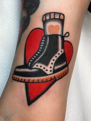 #boot_tattoo #amsterdam_tattoo #amsterdam_traditional_tattoo # love_boot #tattoo #shoes_tattoo