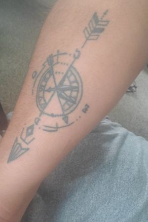 Can someone help me? I wanna add something to this tatto add not cover, but i don't have any idea of what i just think about an octopus?
