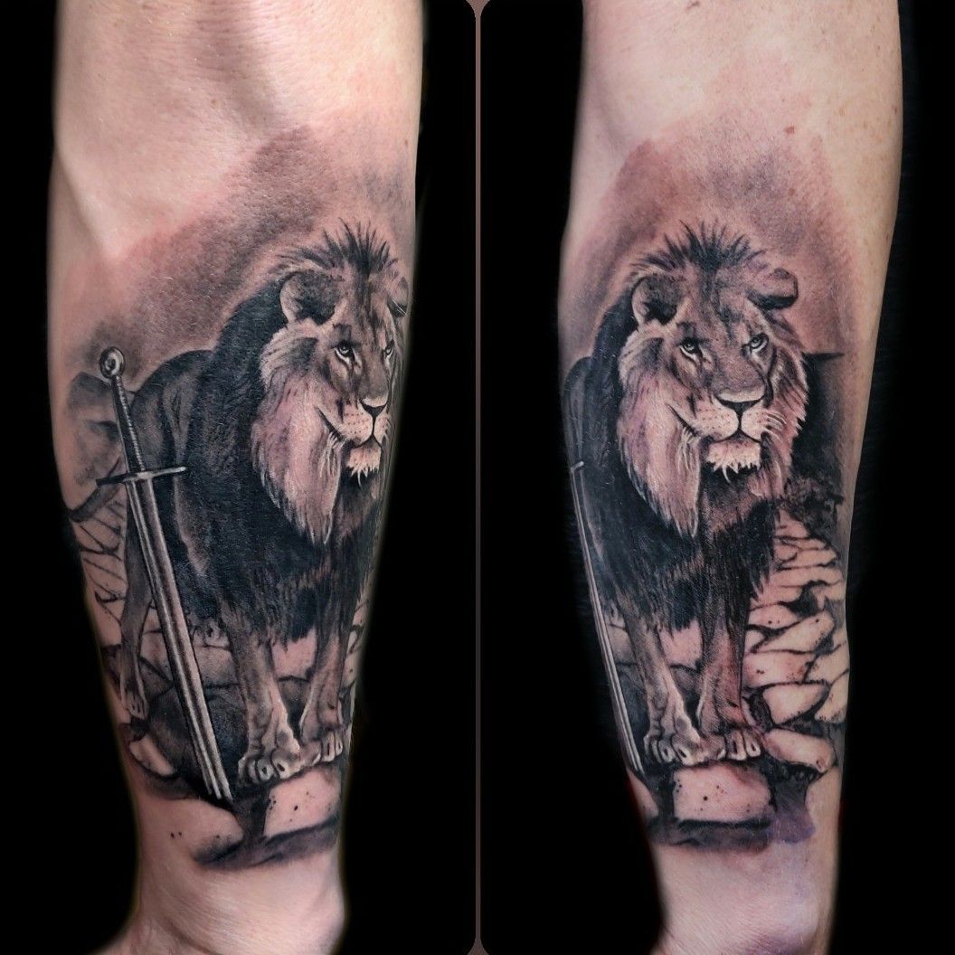 Half lion face to start a sleeve for my client. 🦁 #mrinkcredibletatto... |  TikTok