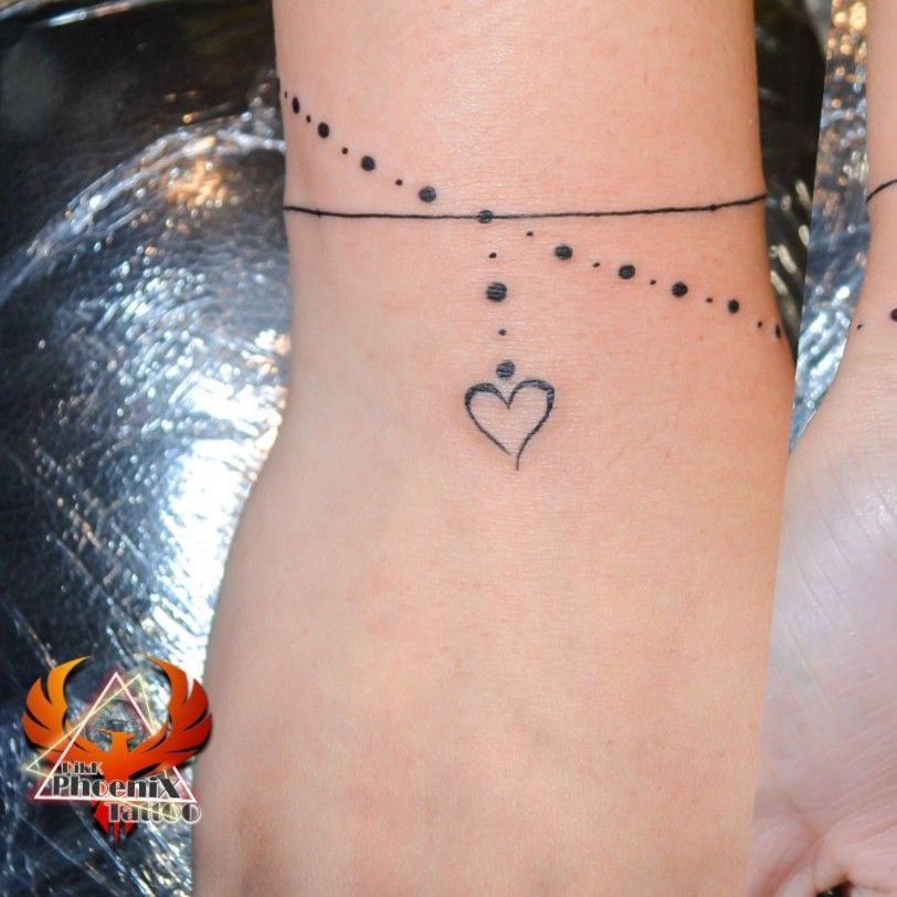 Finger tattoos are a vibe! 😍 . Finger... - Ironbuzz Tattoos | פייסבוק