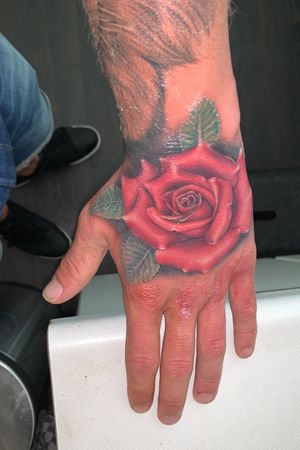 Rose #rose #hand #handtattoo #color #realistic 