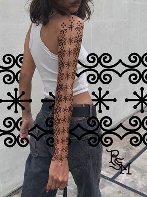 I would love to work on this or similar concept of these design on large ares like full sleeve , lower leg ! @marysinnerink #berbertattoo #mrypk #marysinnerink #RosazMarry #boldlines #tattoo #flashtattoo #design #tattoodo #berber #moroccantattoo #hcmctattoo #instagram #art 
