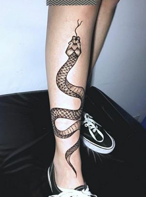  #tattoo #tatuagem #pirituba_ink #pirituba #saopaulo #cobra #snaketattoo #tattooideas #freehandtattoo #blackworktattoo #skechtbook #autoral #tattooautoral