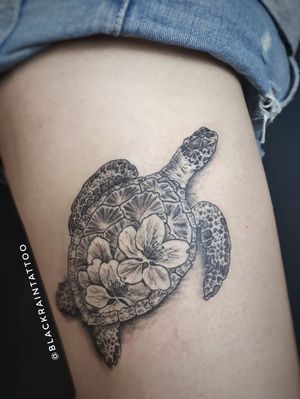 #tortoise #aplleflower #odessa #ukrainetattoo #ukraineartist