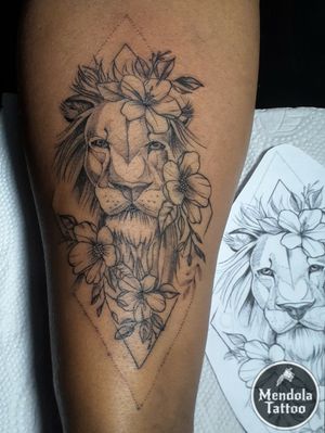 The lion #liontattoo #lionking #lionink #inkedup #inkedgirl #leaotattoo #talentonacional #tatouage #tats #fineart #tattoodo #braziliantattoo #tattoodomendola 